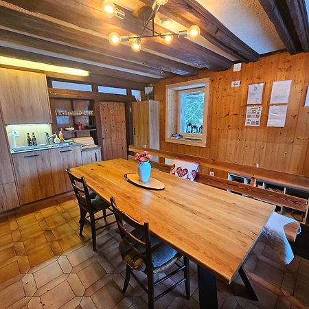 Petit Chalet Rustique Et Bucolique Bovernier Buitenkant foto