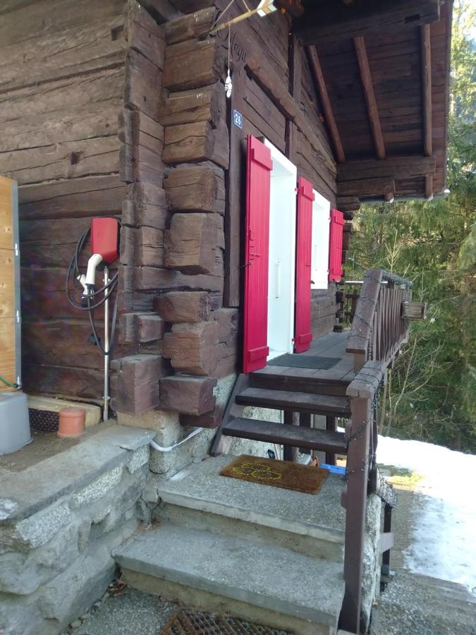 Petit Chalet Rustique Et Bucolique Bovernier Buitenkant foto