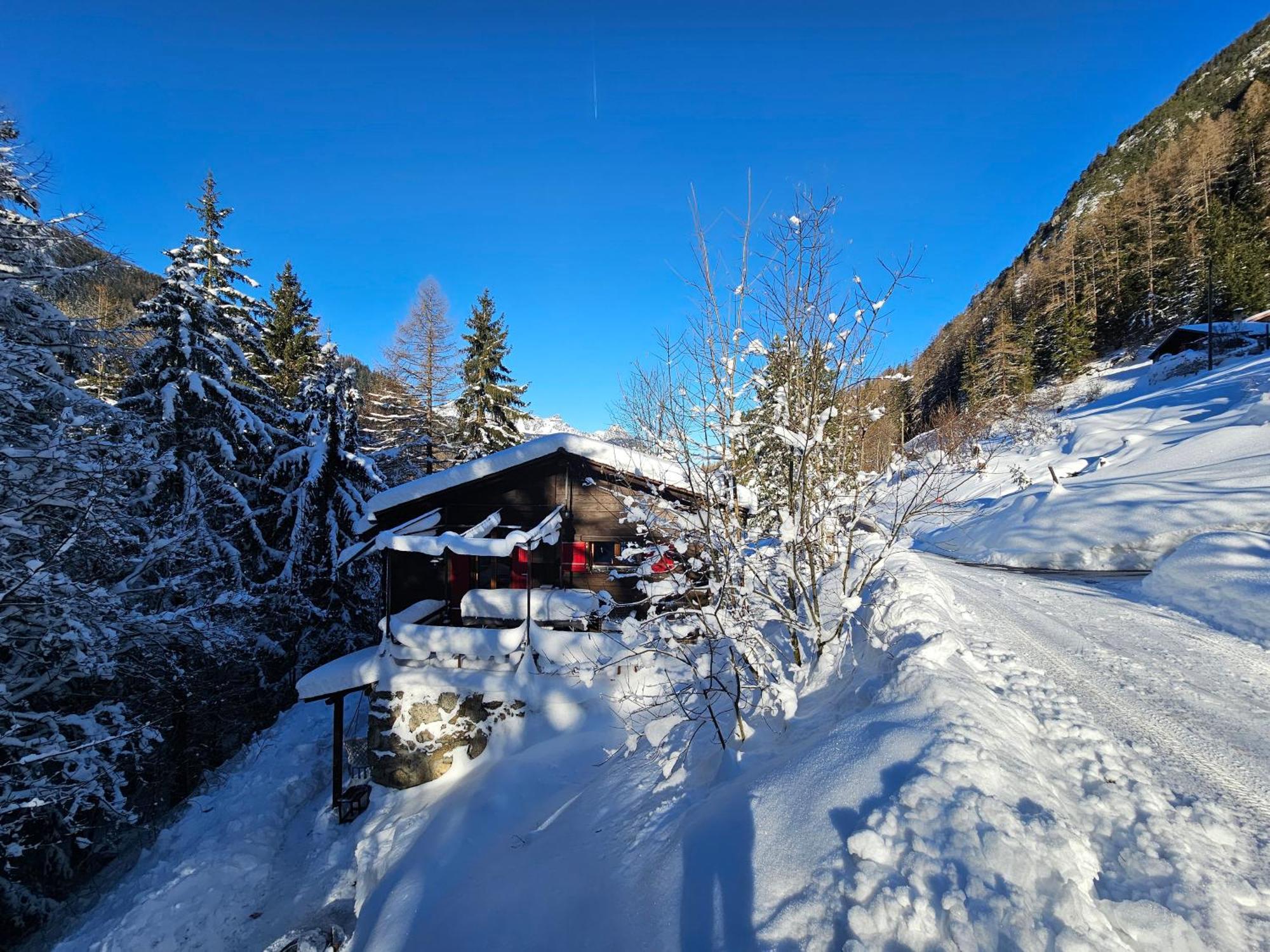 Petit Chalet Rustique Et Bucolique Bovernier Buitenkant foto